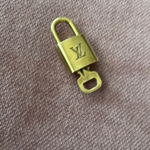 Authentic Louis Vuitton Vintage Padlock Lock & Key Set Brass With Key #312 - Picture 2 of 6